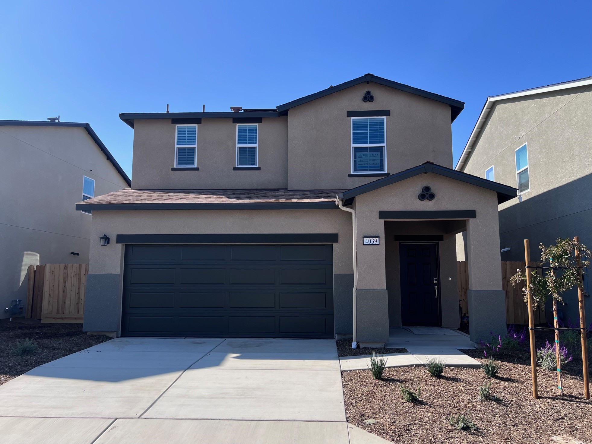 0085 4039 N Rosalia Avenue