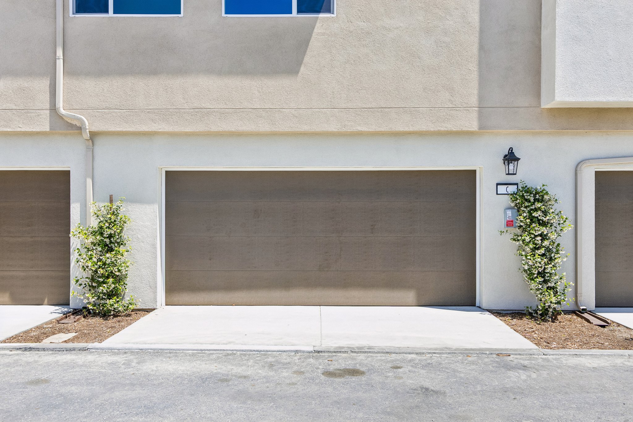 A garage door with a garage door.