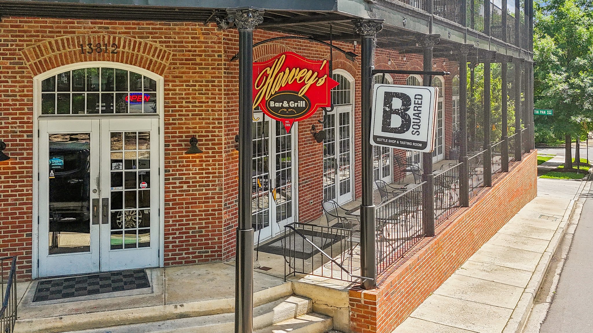 Harvey's at Vermillion in Huntersville, NC